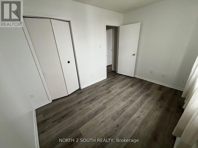 Building Photo - 3145-3145 Queen Frederica Dr