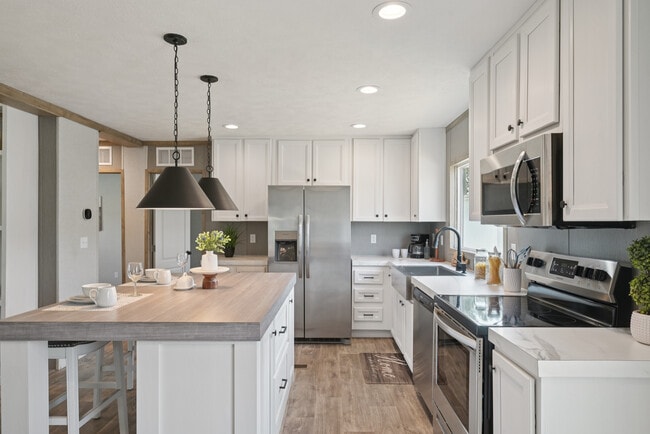 Building Photo - Fannin Meadows