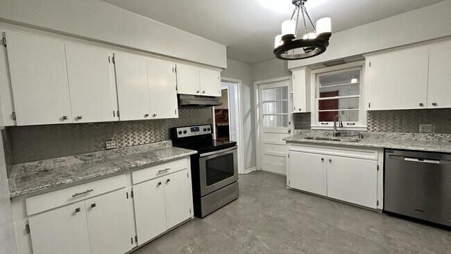 Foto del edificio - 2766 N Barksdale Dr