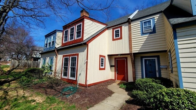 Building Photo - 735 S Hyannis Dr