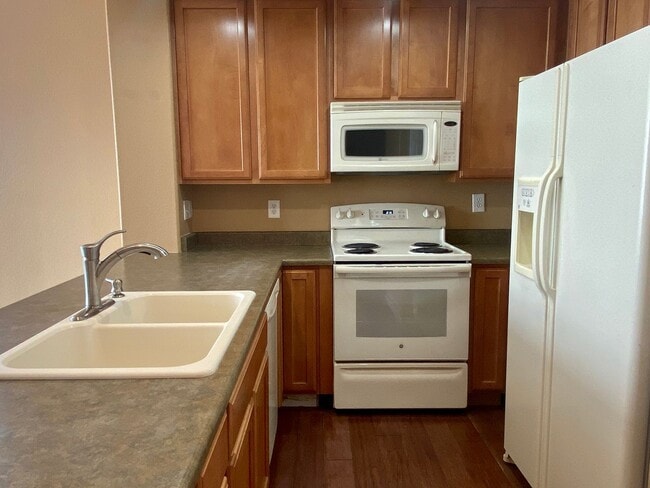 Foto del edificio - 2 Bedroom 2 1/2 Bath with Gorgeous Views