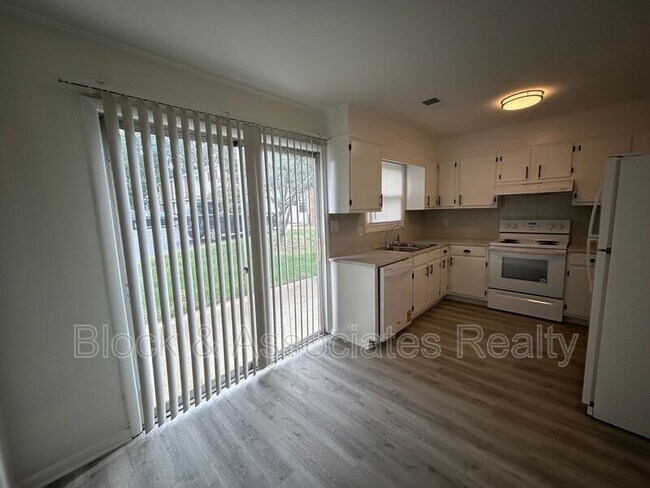 Photo - 1031 Salisbury St Apartment