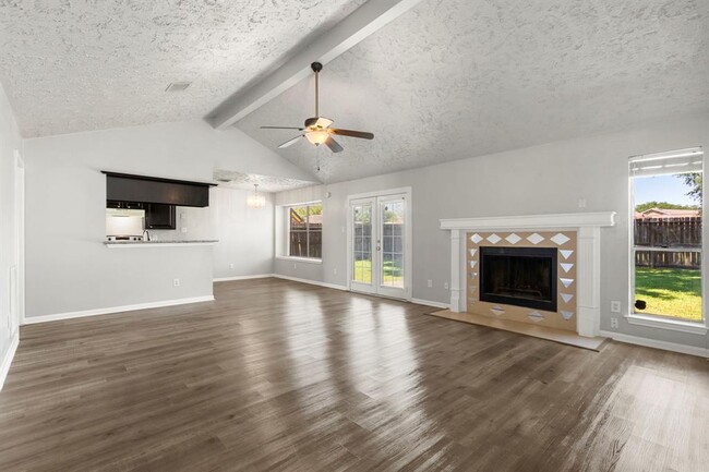 Building Photo - 1122 Mossridge Dr
