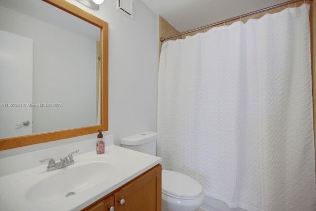 Building Photo - 6870 SW 45th Ln