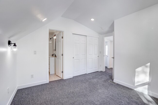 Building Photo - 3915 W 53rd Ave
