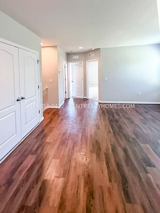 Foto del edificio - 3943 Claybrook Dr