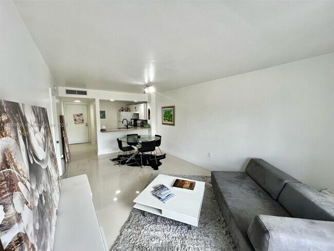Foto del edificio - 16465 NE 22nd Ave