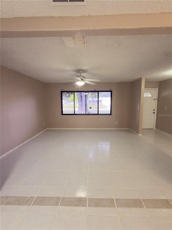 Foto del edificio - 11001 Longhill Dr