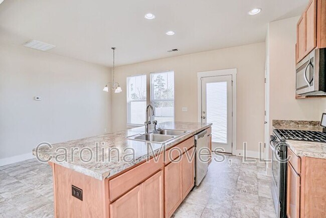 Building Photo - 449 Pangel Ln
