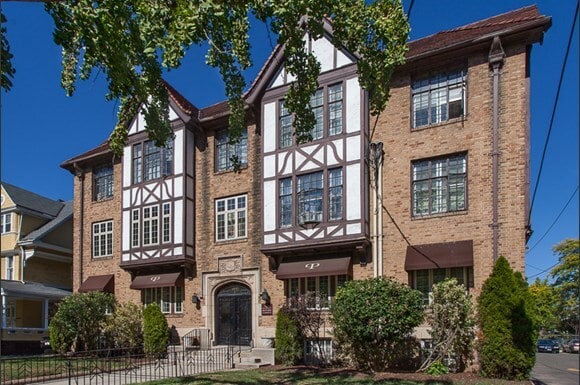 Building Photo - 1447 Chapel St