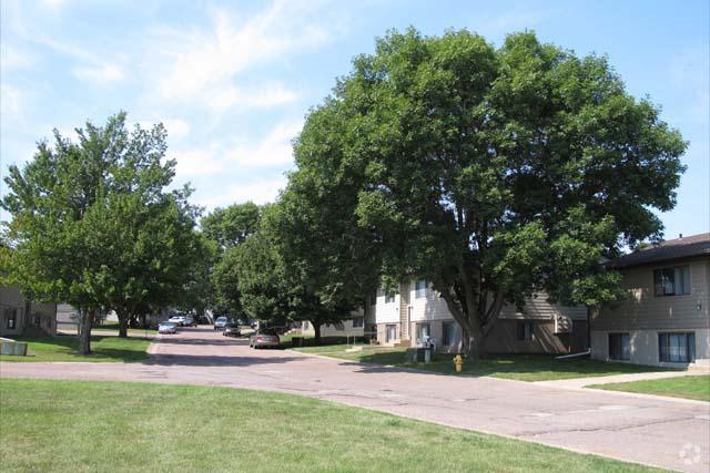 Vecindario tranquilo - Heritage Place Apartments