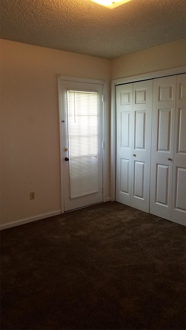 Building Photo - 113 Oak Ridge Ave