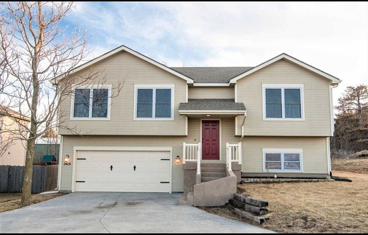 Beautiful Home Great Location House Rental in Junction City, KS