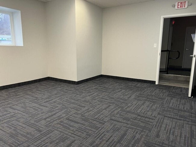 Building Photo - 2025 Central Park Ave