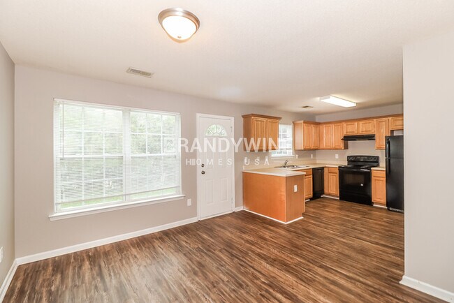 Building Photo - 628 Stadler Pointe