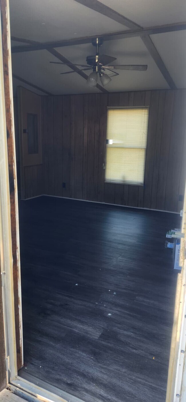 Foto del edificio - 8364 Cedar St