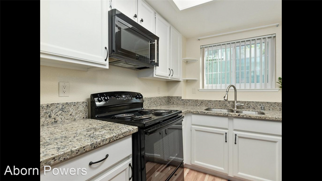 Foto del edificio - 3133 Cambridge Rd