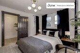 Foto principal - Private bedroom in 3 bed/2 bath Home