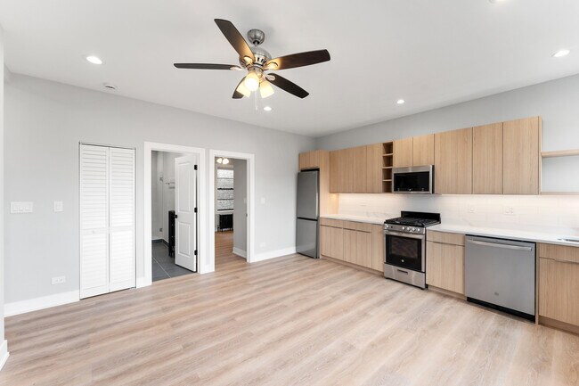 Building Photo - 1546 W Jonquil Terrace