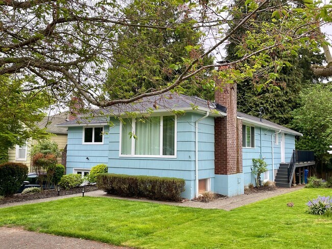 Foto del edificio - Elegant Three Bedroom Ravenna Home