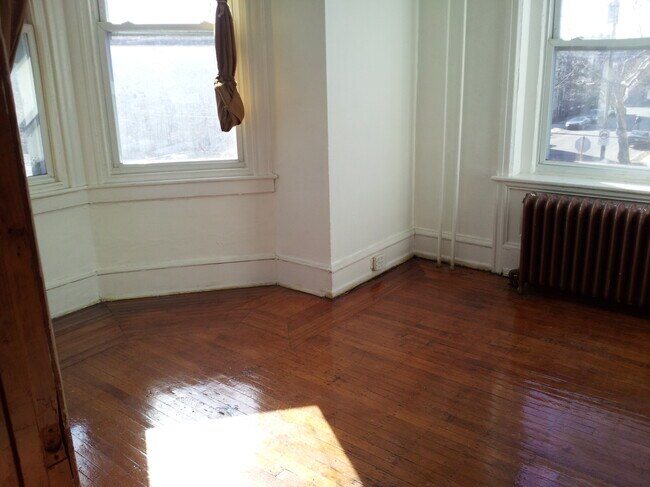 Foto del edificio - 5001 Cedar Ave