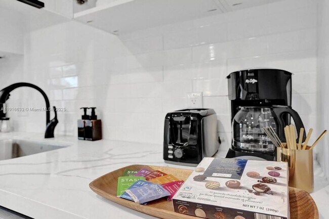 Foto del edificio - 1573 NE 30th Ct