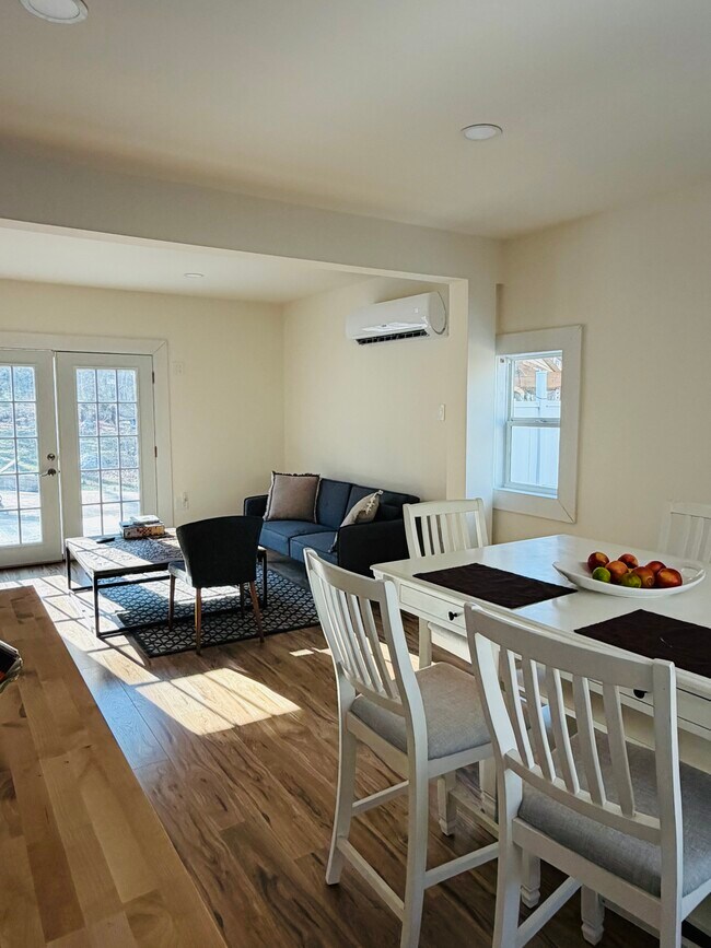 Foto del edificio - 515 Cow Hill Rd