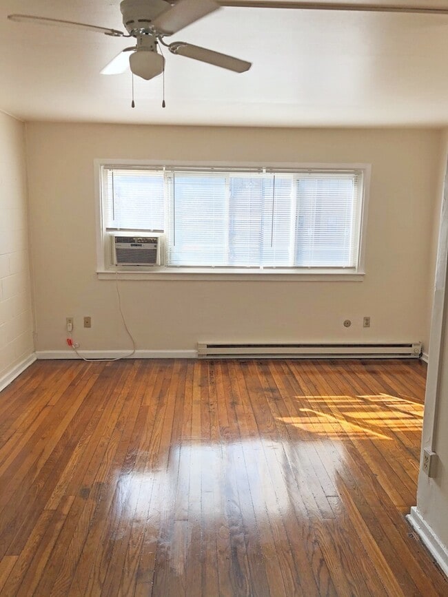 Interior Photo - Maple Court