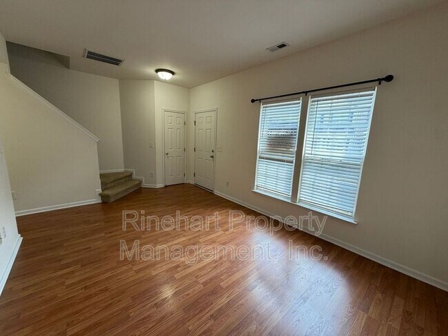 Foto del edificio - 737 Atherton Way