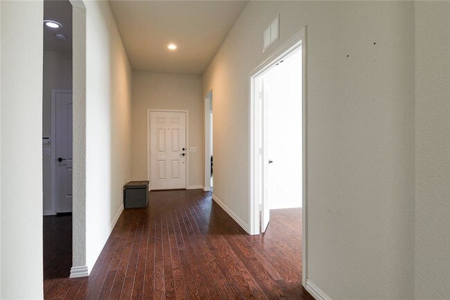 Building Photo - 200 Copper Canyon Dr