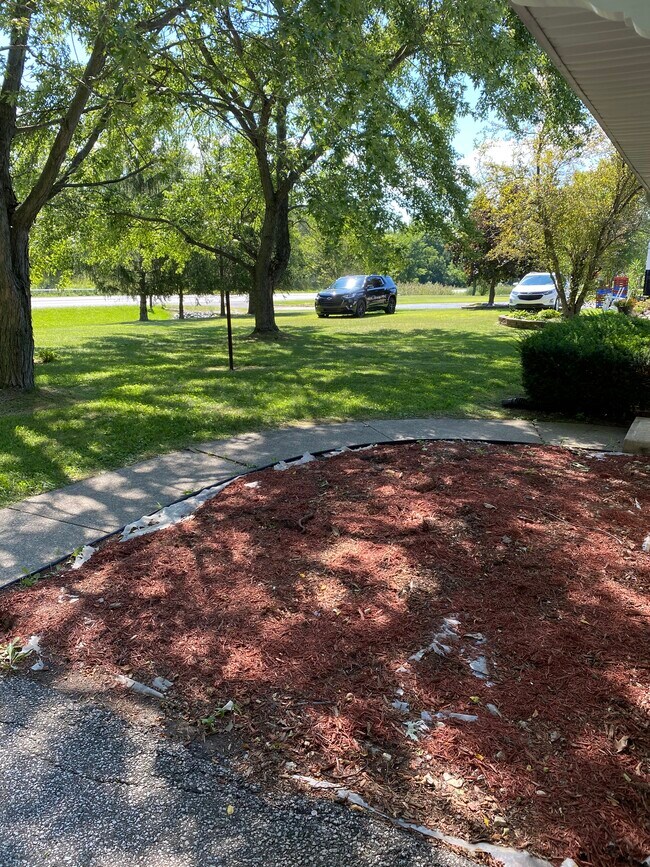 Foto del edificio - 718 N State Rd 149