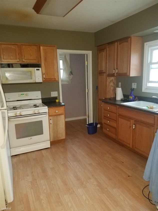 463 Cooper St, Jackson, MI 49201 House Rental in Jackson, MI