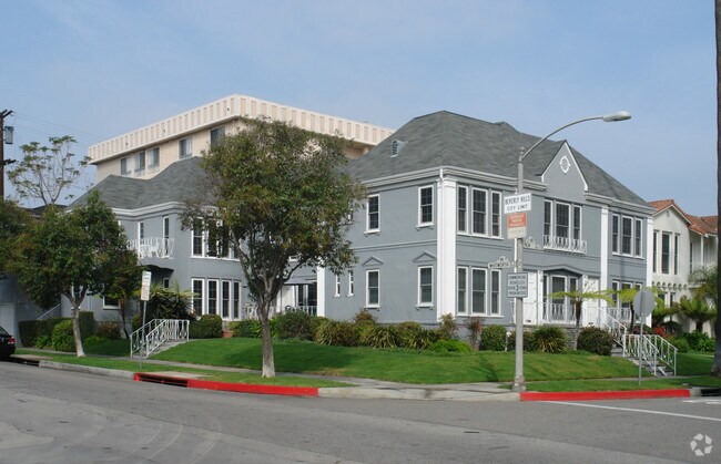 Building Photo - 9201 Whitworth Dr