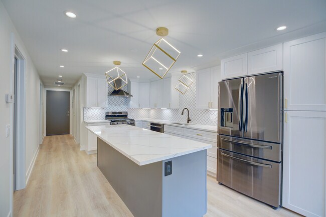 Foto del edificio - 3248 W Warner Ave