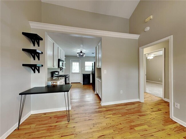 Foto del edificio - 1501 Stone Gate Ln SE