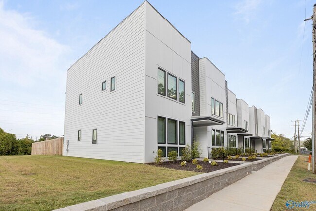 Foto del edificio - 2512 Freeman Rd SW