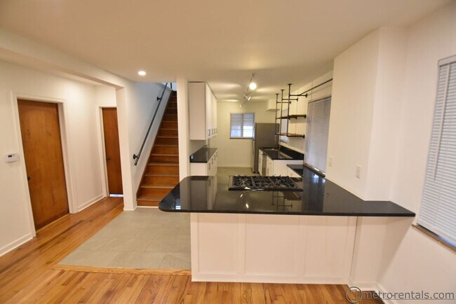 cocina - 323 E Livingston Ave