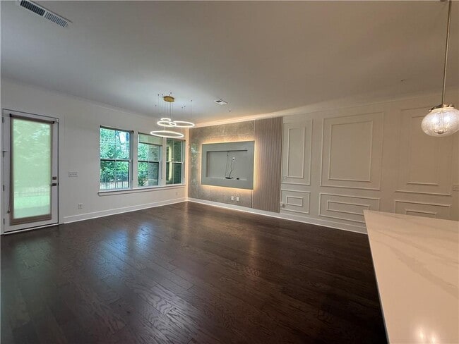 Building Photo - 1190 Harper Dr