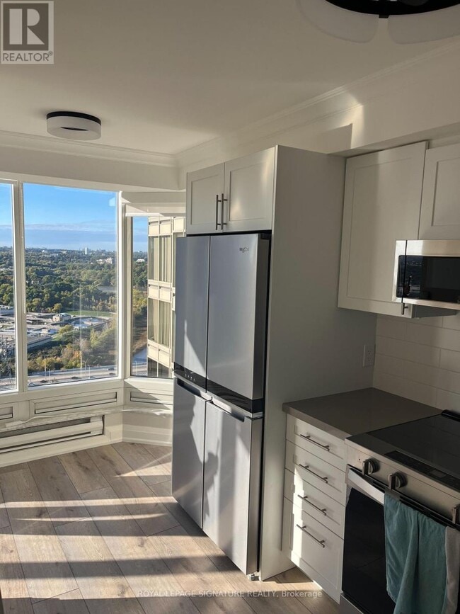 Photo du bâtiment - 1 Palace Pier Ct