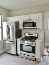 Building Photo - 72 Tracy St