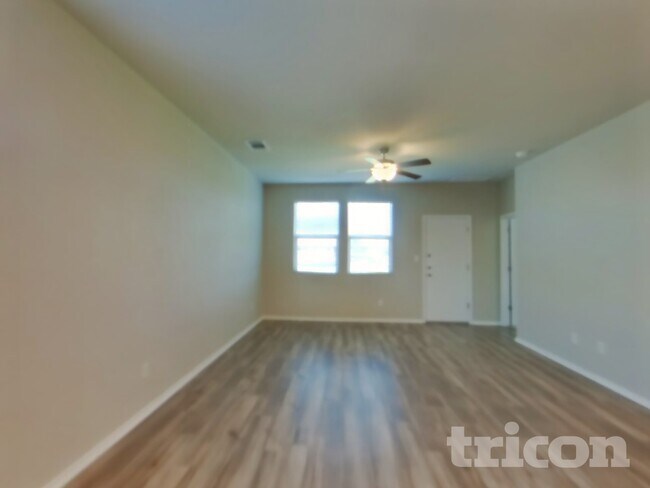 Building Photo - 5200 Saddle Clb Dr