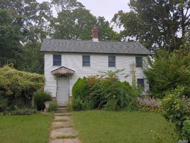 Building Photo - 870 Woodfield Rd