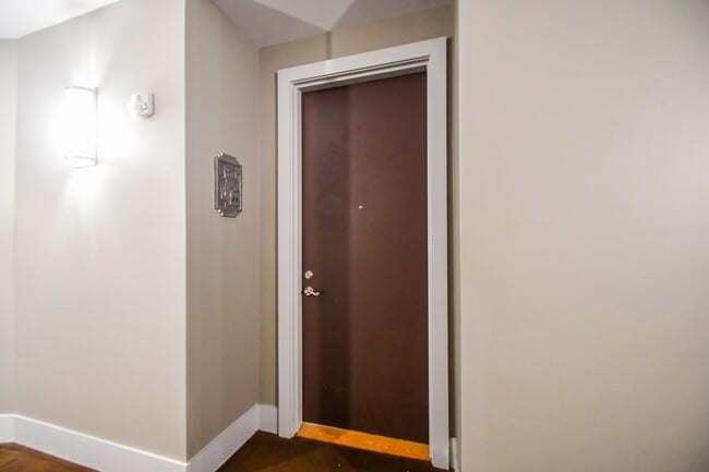 Building Photo - 5005 Hidalgo St