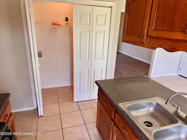 Foto del edificio - 10515 Oak Leaf Dr