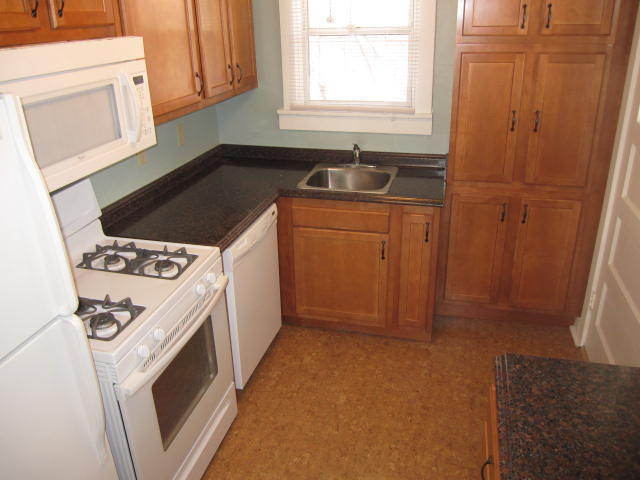 Foto del edificio - Lovely 2BR Townhouse w/Fenced in Backyard!