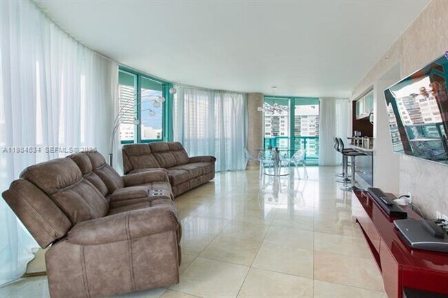 Foto del edificio - 6000 Indian Creek Dr