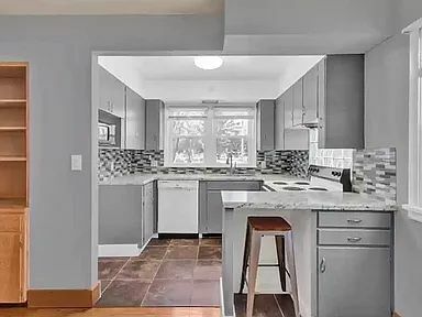 Foto del edificio - 1433 Soo Marie Ave