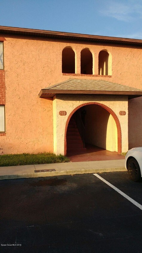 Primary Photo - 208 San Juan Cir