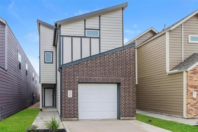 Building Photo - 15236 Estrella Rd E