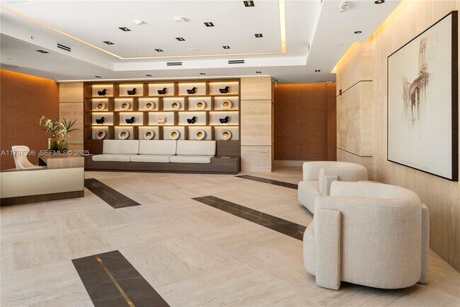 Foto del edificio - 701 Valencia Ave